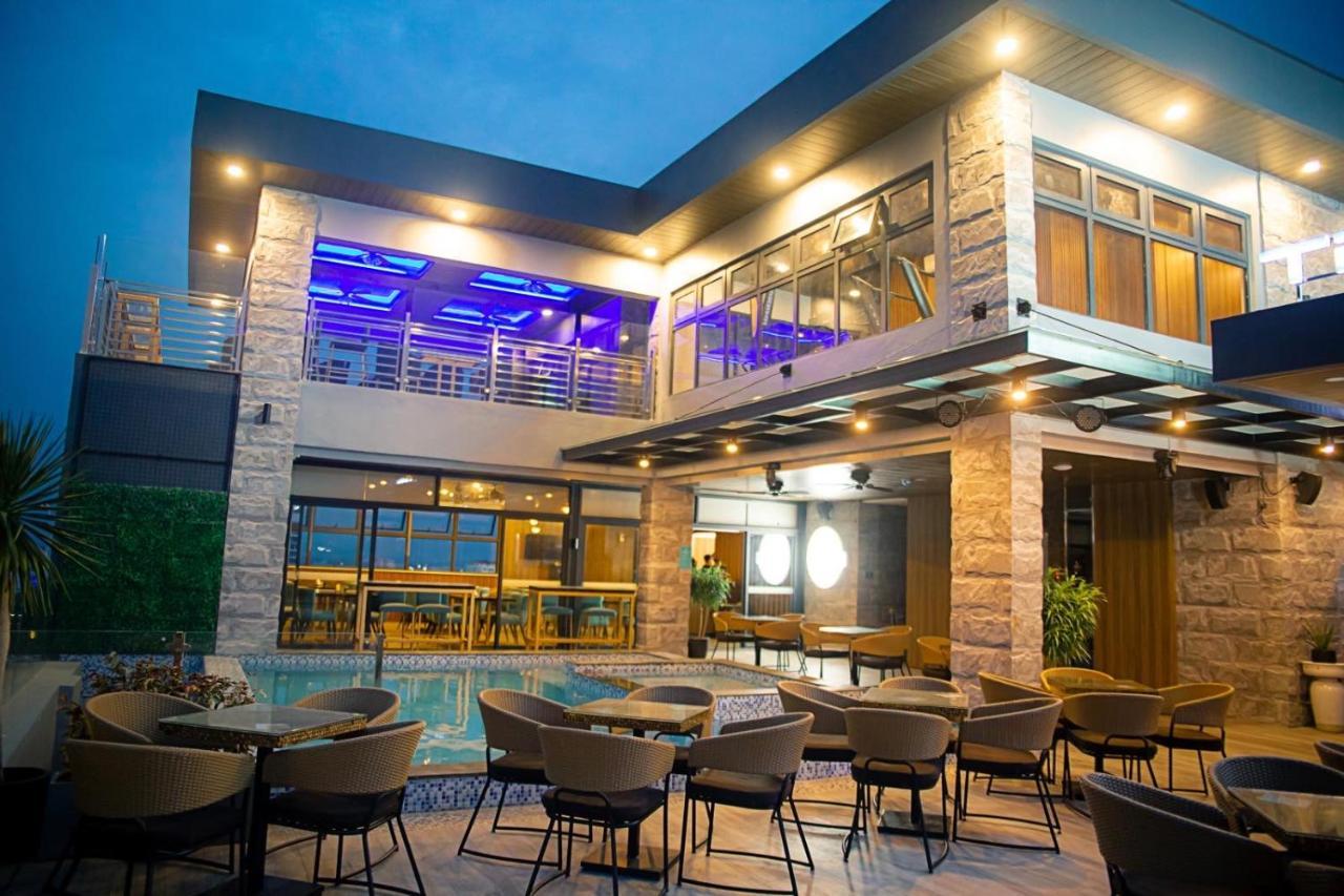 El Vistra Hotel Ángeles Exterior foto